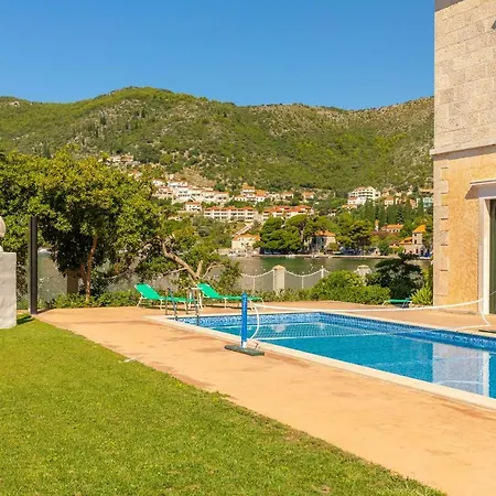 Dubravka - Heated Outdoor Pool And Indoor Jacuzzi